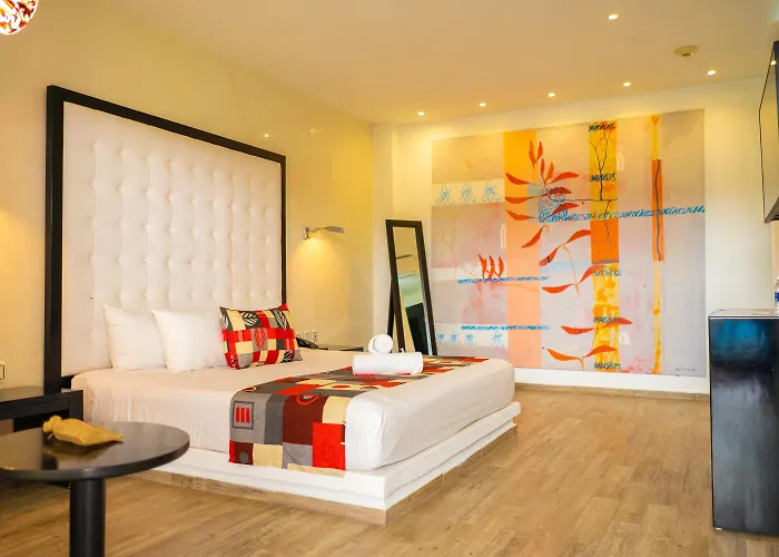 In Fashion Hotel & Spa (Adults Only)